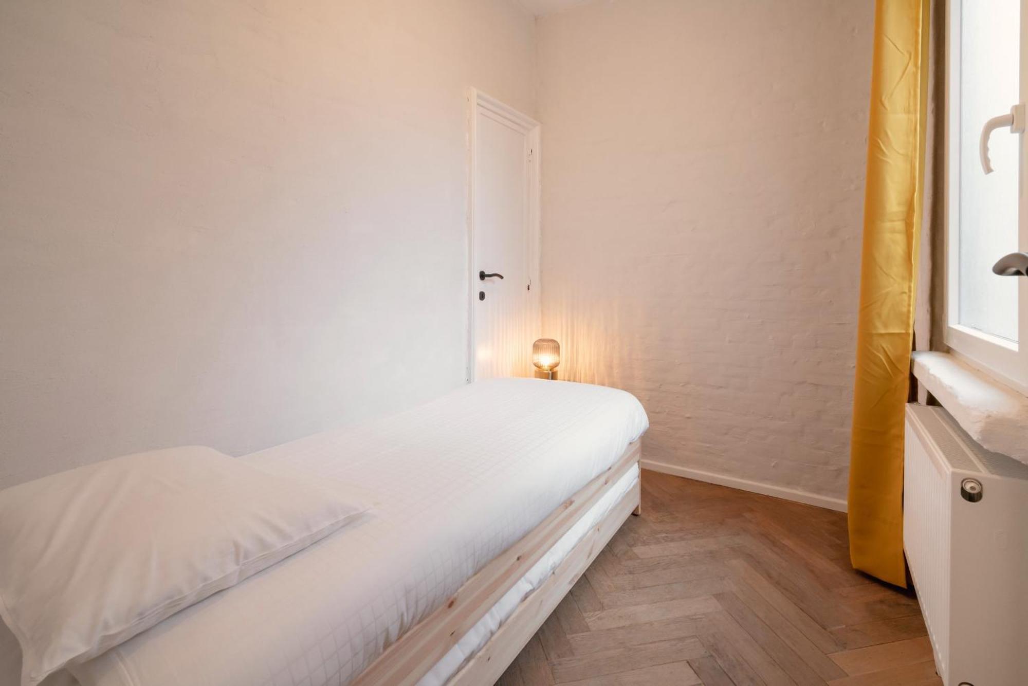 Two-bedroom In The Heart Of Appartement Antwerpen