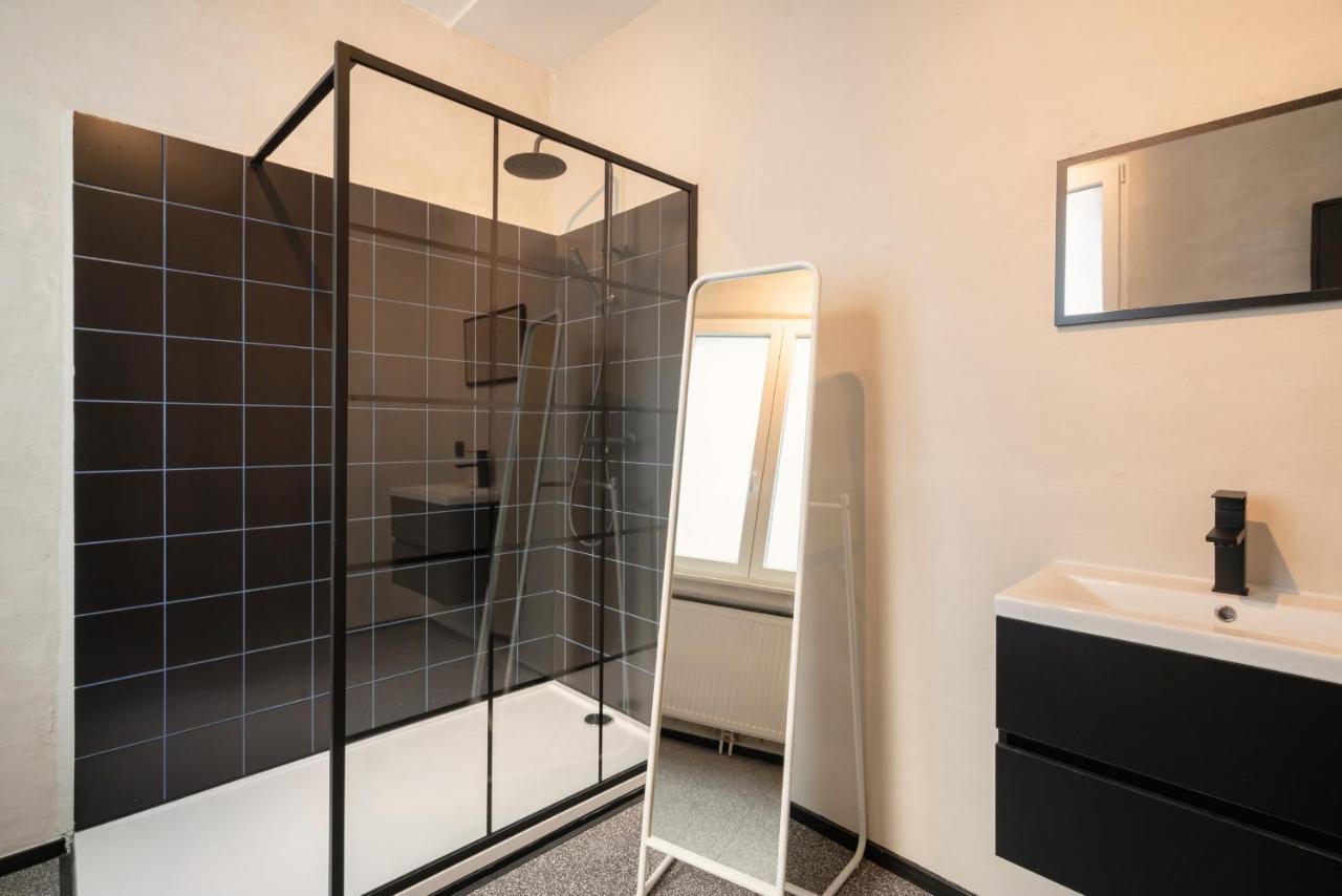 Two-bedroom In The Heart Of *