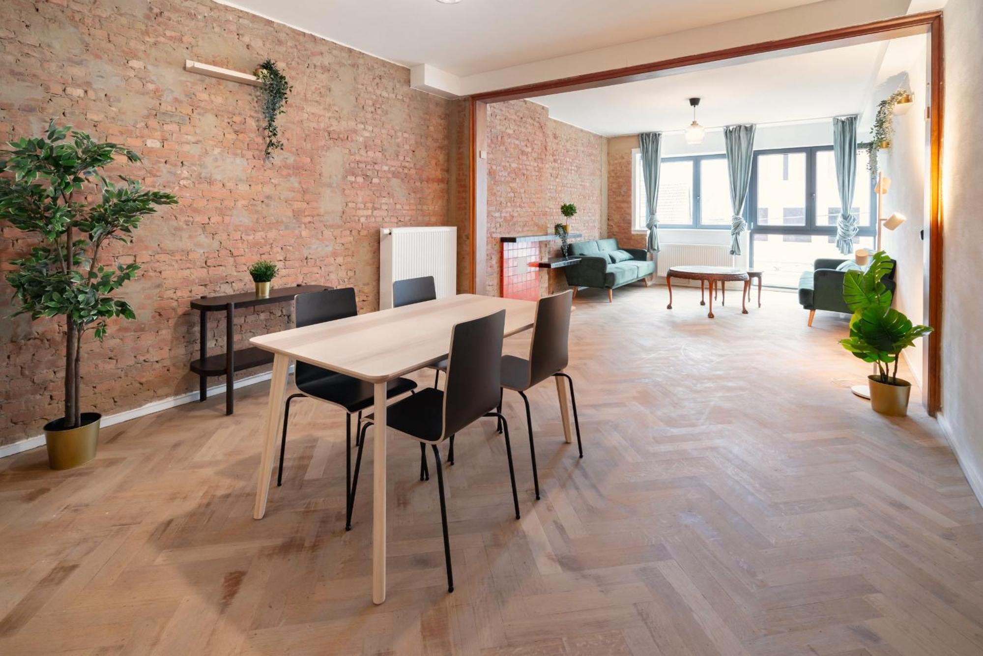 Two-bedroom In The Heart Of Appartement