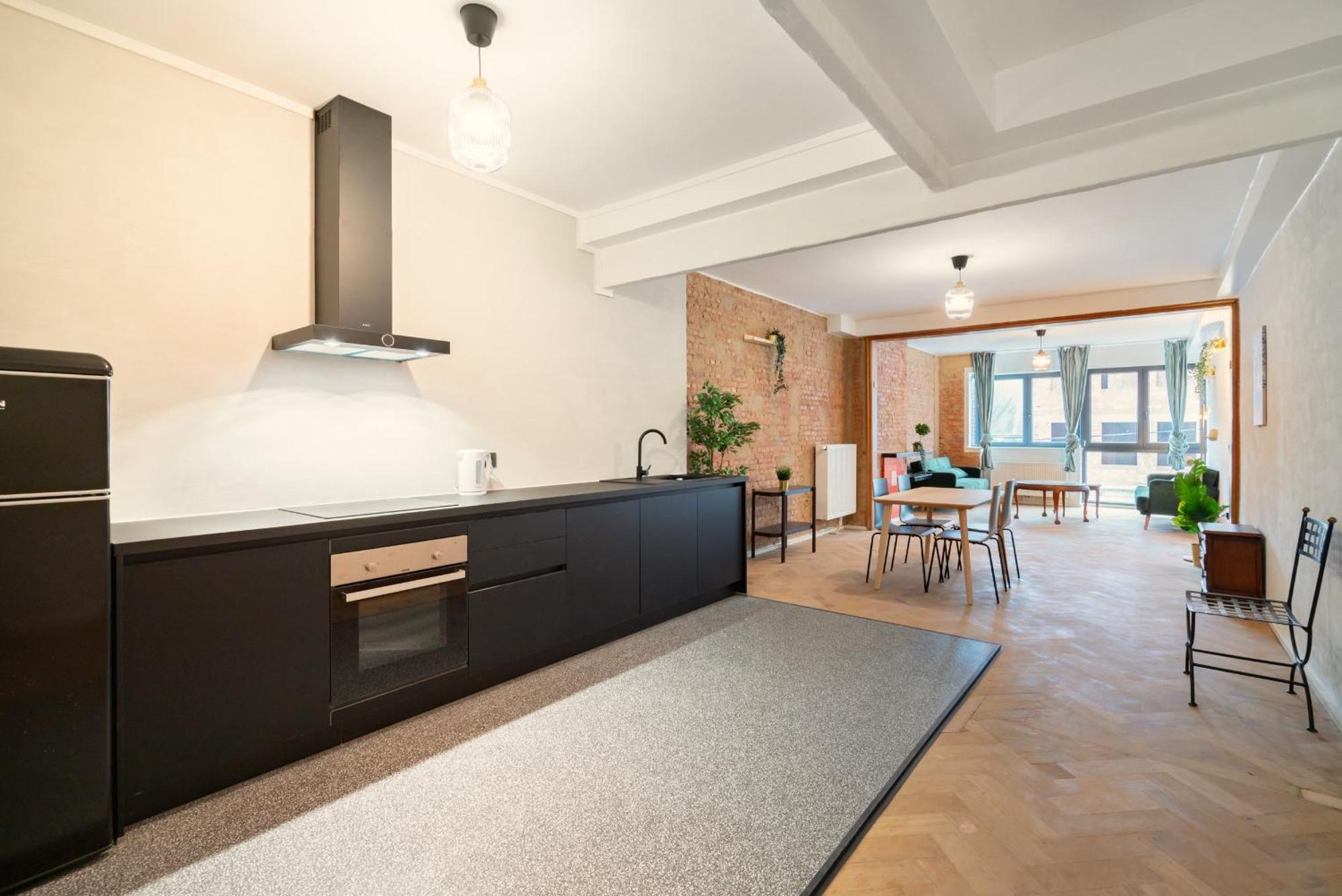 Appartement Two-bedroom In The Heart Of *